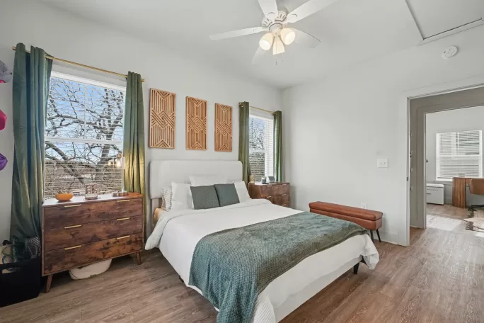 Gallery Image (10 of 21)